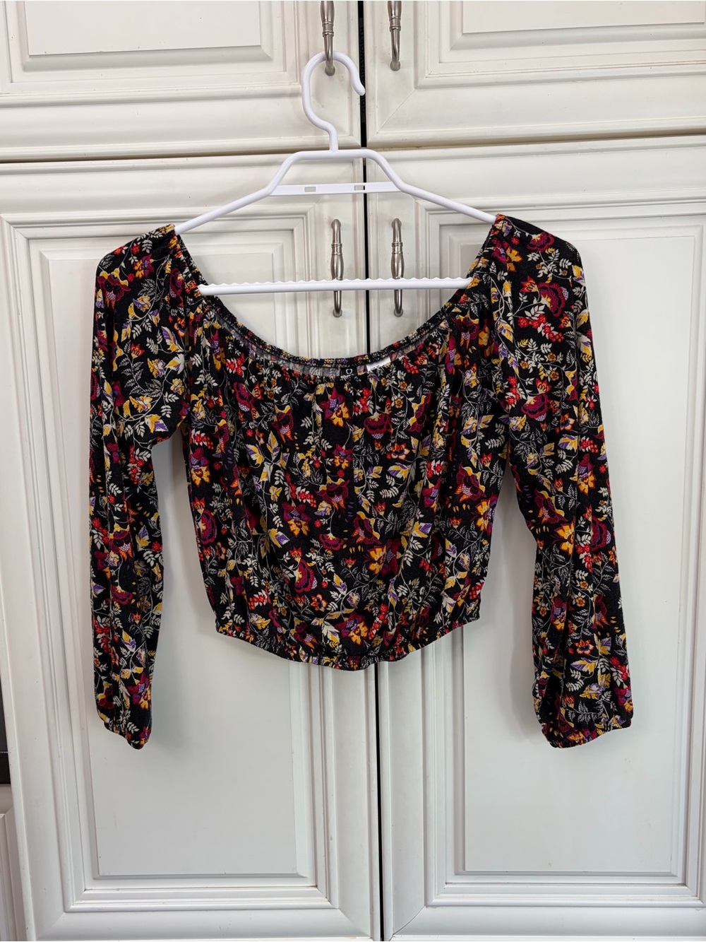Divided women’s floral crop blouse